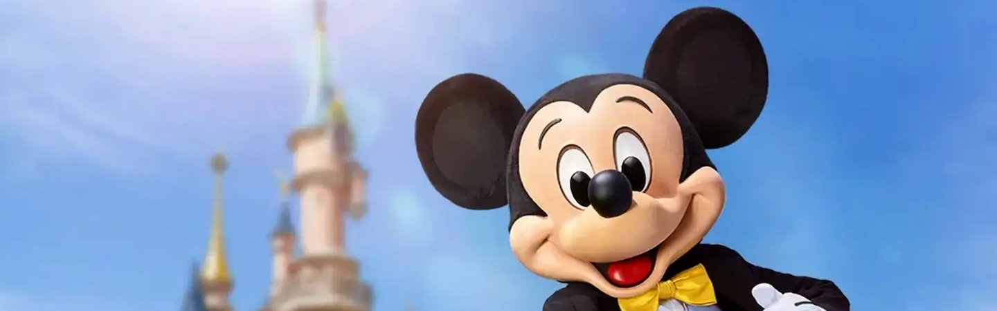 Séjour groupe à Disneyland Paris : pourquoi une formule tout compris avec train ou avion est un atout pour les comités d’entreprise. Expertise Déclic Évasion.